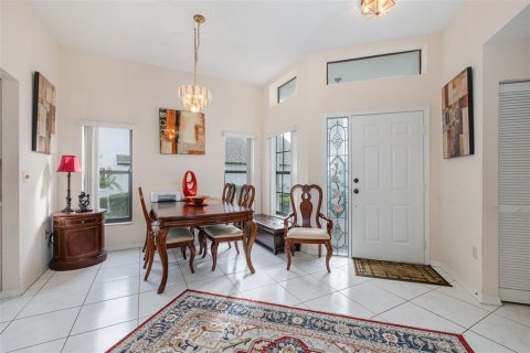 House in New Port Richey, Florida 2 bedrooms, 124.77 sq.m. № 2391572 - photo 13