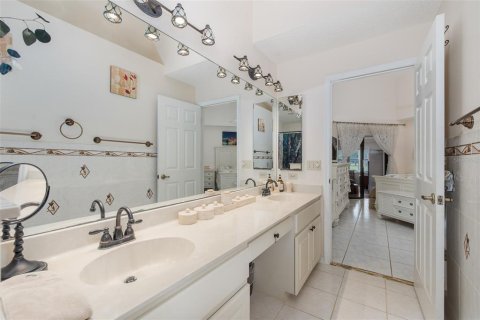 House in New Port Richey, Florida 2 bedrooms, 124.77 sq.m. № 2391572 - photo 22