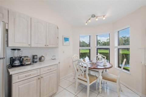 House in New Port Richey, Florida 2 bedrooms, 124.77 sq.m. № 2391572 - photo 10
