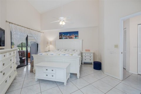 House in New Port Richey, Florida 2 bedrooms, 124.77 sq.m. № 2391572 - photo 19