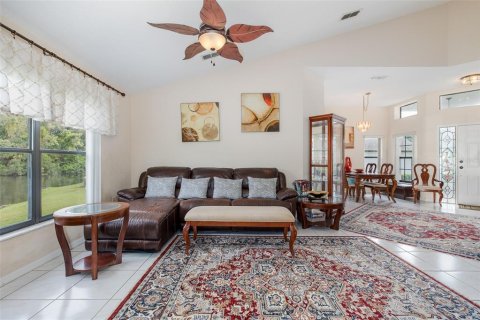 House in New Port Richey, Florida 2 bedrooms, 124.77 sq.m. № 2391572 - photo 18