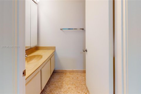 Condominio en alquiler en Hallandale Beach, Florida, 1 dormitorio, 88.26 m2 № 2057542 - foto 11