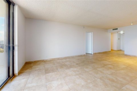 Condominio en alquiler en Hallandale Beach, Florida, 1 dormitorio, 88.26 m2 № 2057542 - foto 3