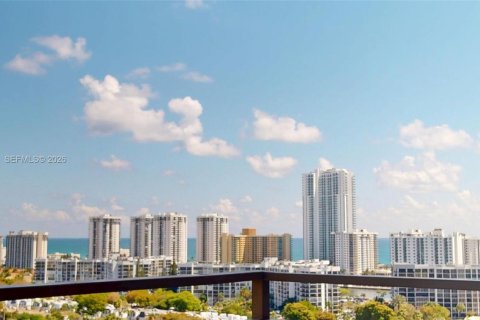 Condominio en alquiler en Hallandale Beach, Florida, 1 dormitorio, 88.26 m2 № 2057542 - foto 2