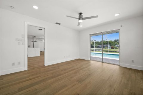 Casa en venta en Cape Coral, Florida, 4 dormitorios, 164.72 m2 № 1855463 - foto 28