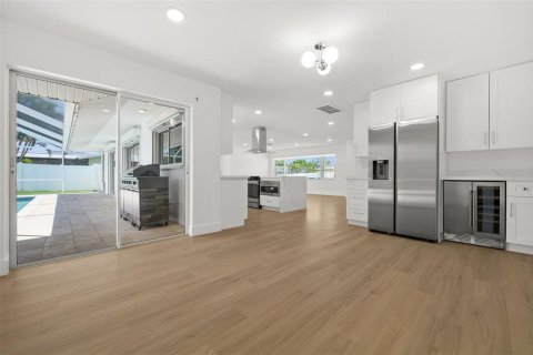 Casa en venta en Cape Coral, Florida, 4 dormitorios, 164.72 m2 № 1855463 - foto 24