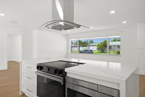 Casa en venta en Cape Coral, Florida, 4 dormitorios, 164.72 m2 № 1855463 - foto 20