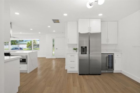 Casa en venta en Cape Coral, Florida, 4 dormitorios, 164.72 m2 № 1855463 - foto 23