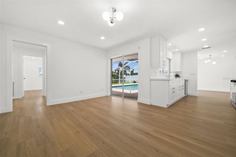Casa en venta en Cape Coral, Florida, 4 dormitorios, 164.72 m2 № 1855463 - foto 25