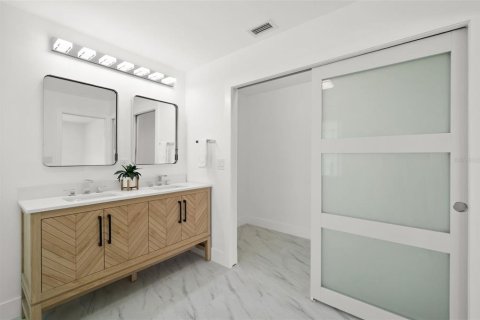 Casa en venta en Cape Coral, Florida, 4 dormitorios, 164.72 m2 № 1855463 - foto 30