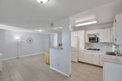 Condo in Hollywood, Florida, 1 bedroom № 2253489