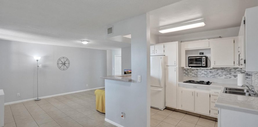 Condo in Hollywood, Florida, 1 bedroom  № 2253489