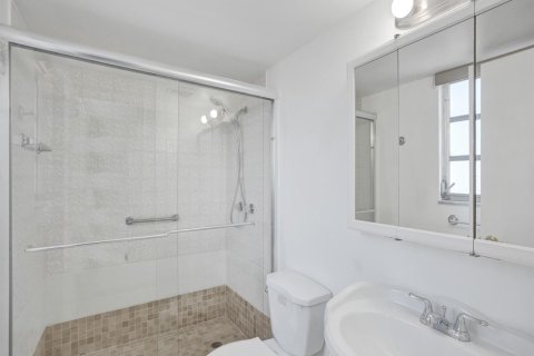 Condo in Hollywood, Florida, 1 bedroom  № 2253489 - photo 14