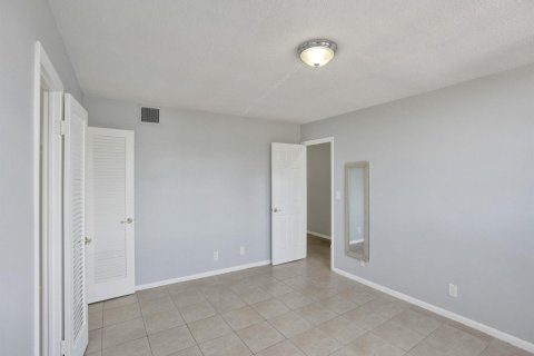 Condo in Hollywood, Florida, 1 bedroom  № 2253489 - photo 10