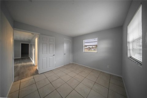 House in St. Lucie, Florida 4 bedrooms, 126.35 sq.m. № 2233927 - photo 2