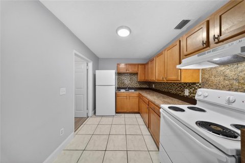 House in St. Lucie, Florida 4 bedrooms, 126.35 sq.m. № 2233927 - photo 8