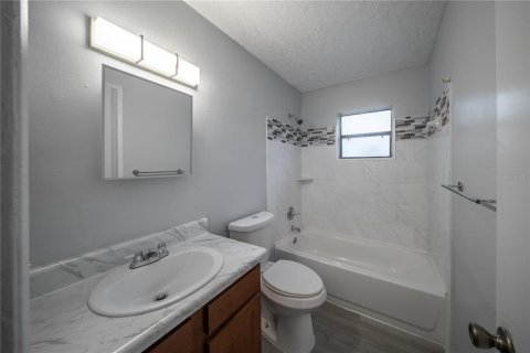 House in St. Lucie, Florida 4 bedrooms, 126.35 sq.m. № 2233927 - photo 4