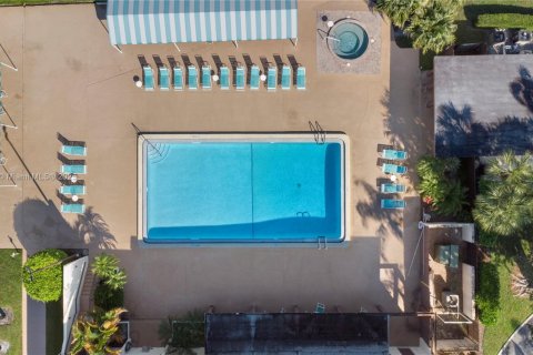 Condo in Lake Worth, Florida, 2 bedrooms  № 1973567 - photo 26