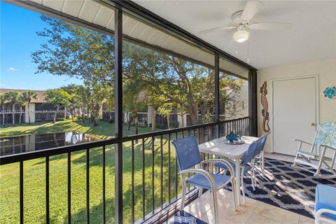 Condo in Lake Worth, Florida, 2 bedrooms  № 1973567 - photo 24