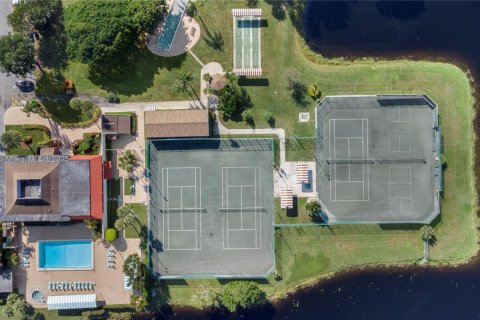 Condo in Lake Worth, Florida, 2 bedrooms  № 1973567 - photo 27