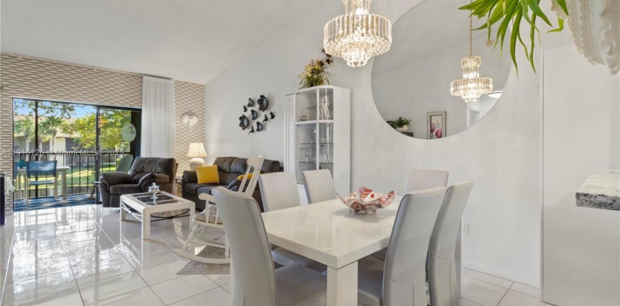 Condo in Lake Worth, Florida, 2 bedrooms  № 1973567