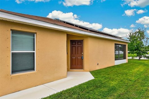 Casa en venta en Zephyrhills, Florida, 3 dormitorios, 138.8 m2 № 2391201 - foto 2