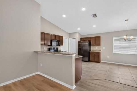 Casa en venta en Zephyrhills, Florida, 3 dormitorios, 138.8 m2 № 2391201 - foto 8