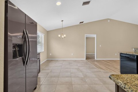 Casa en venta en Zephyrhills, Florida, 3 dormitorios, 138.8 m2 № 2391201 - foto 17