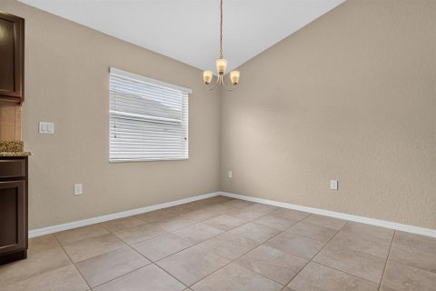 Casa en venta en Zephyrhills, Florida, 3 dormitorios, 138.8 m2 № 2391201 - foto 15