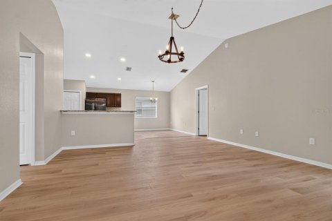 Casa en venta en Zephyrhills, Florida, 3 dormitorios, 138.8 m2 № 2391201 - foto 4