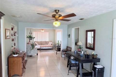 Casa en venta en Eustis, Florida, 2 dormitorios, 156.17 m2 № 1725526 - foto 6