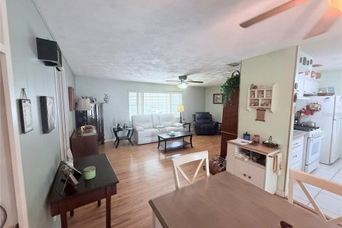 Casa en venta en Eustis, Florida, 2 dormitorios, 156.17 m2 № 1725526 - foto 10