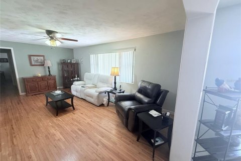 Casa en venta en Eustis, Florida, 2 dormitorios, 156.17 m2 № 1725526 - foto 7