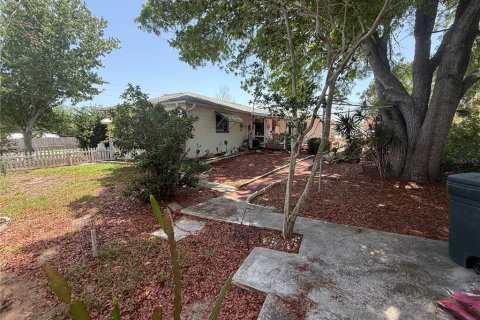 Casa en venta en Eustis, Florida, 2 dormitorios, 156.17 m2 № 1725526 - foto 29