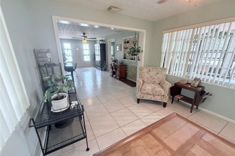 Casa en venta en Eustis, Florida, 2 dormitorios, 156.17 m2 № 1725526 - foto 3