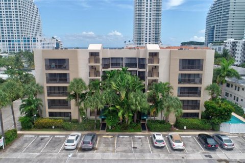 Copropriété à louer à Fort Lauderdale, Floride: 2 chambres, 117.71 m2 № 1564355 - photo 1