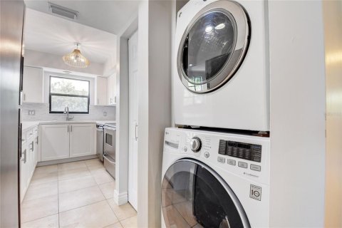 Copropriété à louer à Fort Lauderdale, Floride: 2 chambres, 117.71 m2 № 1564355 - photo 5