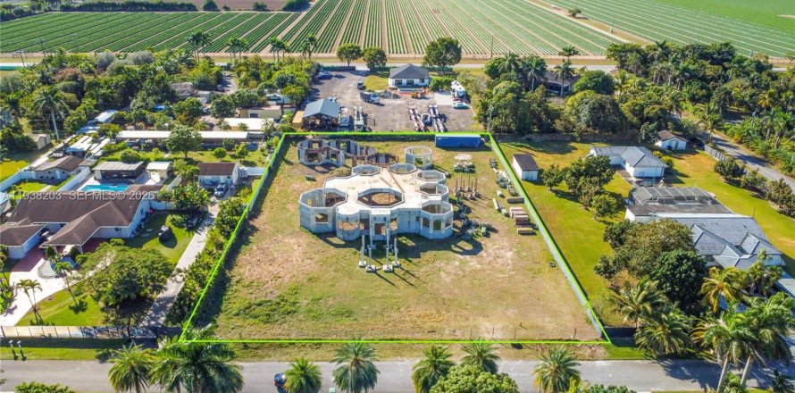 Terrain à Miami-Dade, Floride № 2333321