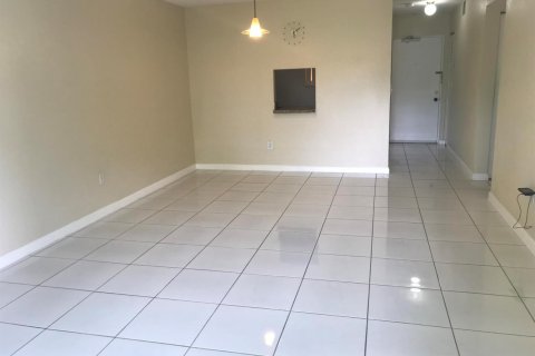 Copropriété à louer à Miami, Floride: 2 chambres, 74.69 m2 № 2288165 - photo 14