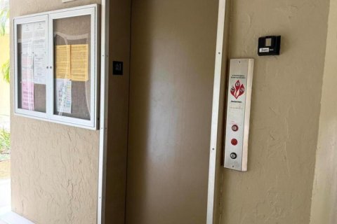 Copropriété à louer à Miami, Floride: 2 chambres, 74.69 m2 № 2288165 - photo 18