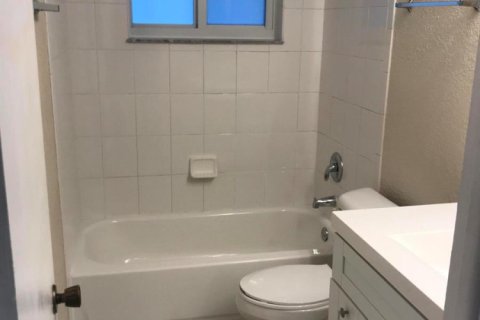 Copropriété à louer à Miami, Floride: 2 chambres, 74.69 m2 № 2288165 - photo 6