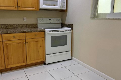 Copropriété à louer à Miami, Floride: 2 chambres, 74.69 m2 № 2288165 - photo 3