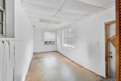 House in Miami, Florida 3 bedrooms, 148.09 sq.m. № 2243065 - photo 18