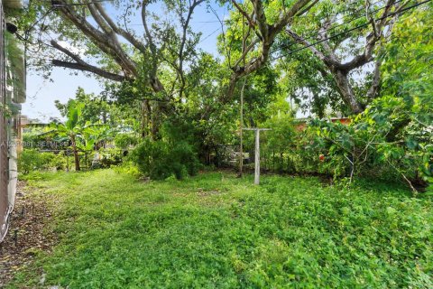 House in Miami, Florida 3 bedrooms, 148.09 sq.m. № 2243065 - photo 20