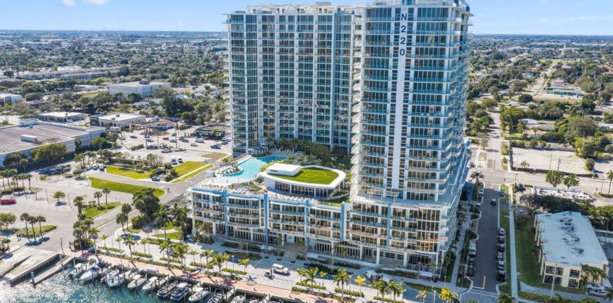 Condominio en Lake Park, Florida, 2 dormitorios № 2154326
