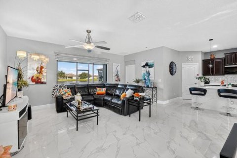 Casa en venta en Kissimmee, Florida, 4 dormitorios, 188.78 m2 № 1915409 - foto 6