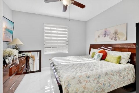 Casa en venta en Kissimmee, Florida, 4 dormitorios, 188.78 m2 № 1915409 - foto 13