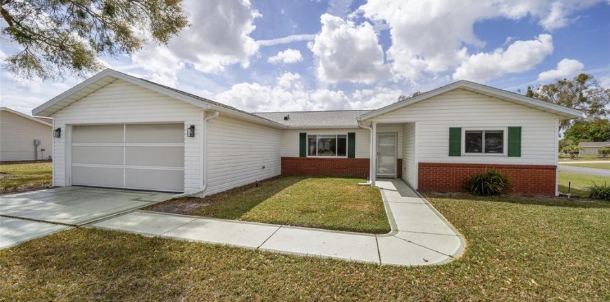 House in Summerfield, Florida 3 bedrooms, 134.71 sq.m. № 1516884
