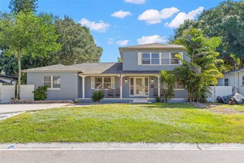 Villa ou maison à Saint Petersburg, Floride 5 chambres, 238.94 m2 № 2402980