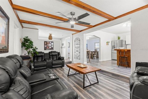 Villa ou maison à vendre à Saint Petersburg, Floride: 5 chambres, 238.94 m2 № 2402980 - photo 13